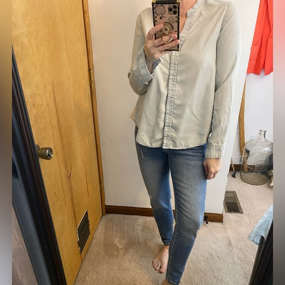 Holding Horses Tencel Chambray Lace Back Boho Top - Picture 8 of 12